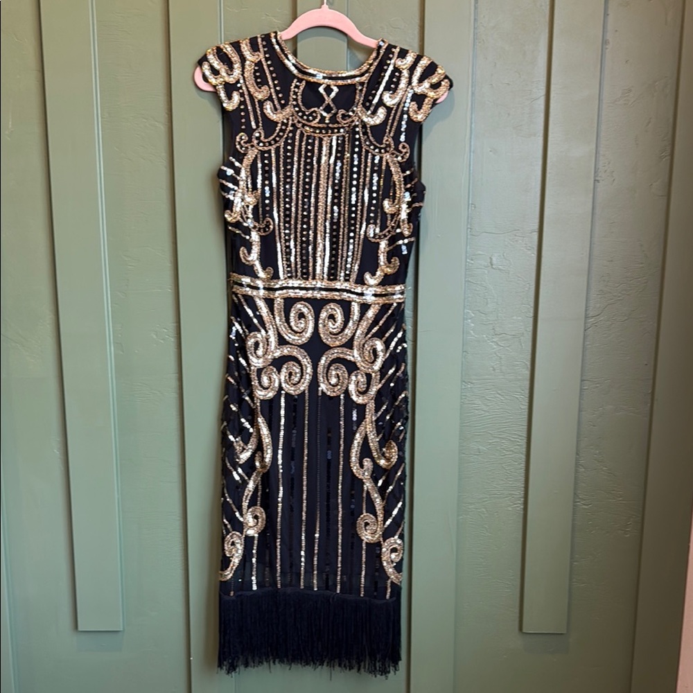 Elegant Black and Tan Sheath Midi Dress with Cap Sleeves